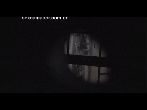 ❤️ Lourinho é filmado secretamente por um voyeur de bairro escondido atrás de tijolos ocos Porno vídeo em pt.sexvideogif.ru ❌❤