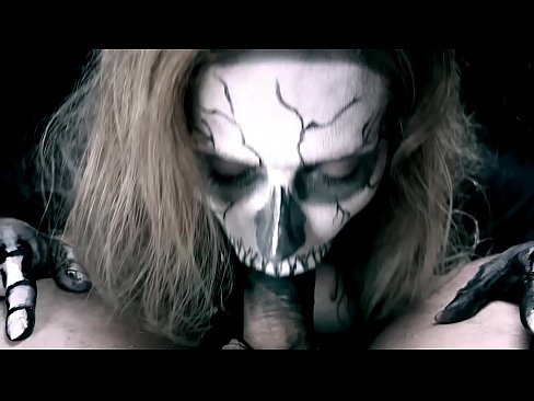 ❤️ Rapariga demoníaca a chupar pilas com a sua boca negra e a engolir esperma. Porno vídeo em pt.sexvideogif.ru ❌❤